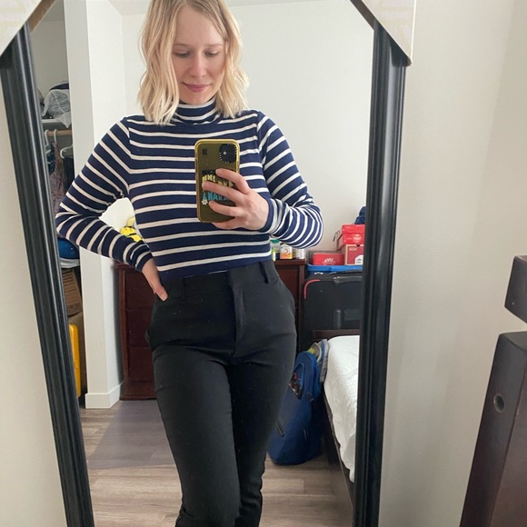 Long Sleeve Ribbed Turtleneck - Picture 3 of 4